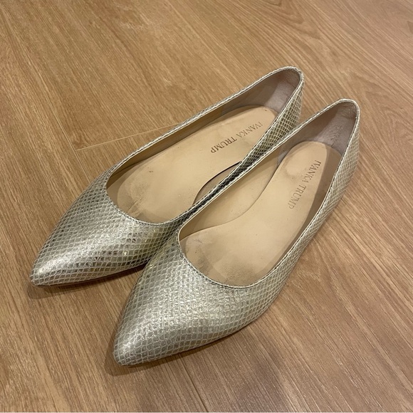 Ivanka Trump ItChic4 Metallic Snakeskin Pointed Flats - Picture 3 of 10